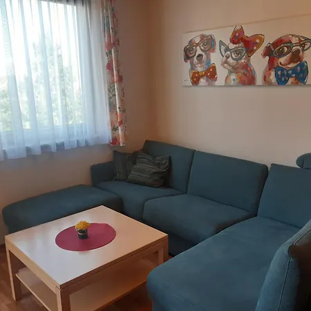 Jacqueline Apartment *
