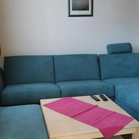 Jacqueline Apartment