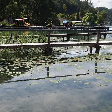 Jacqueline Sankt Kanzian am Klopeiner See