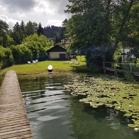 Jacqueline St. Kanzian am Klopeiner See