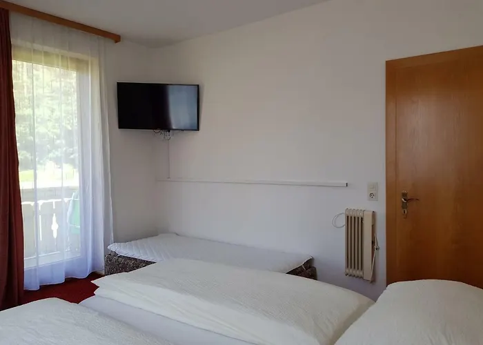 Jacqueline Sankt Kanzian am Klopeiner See